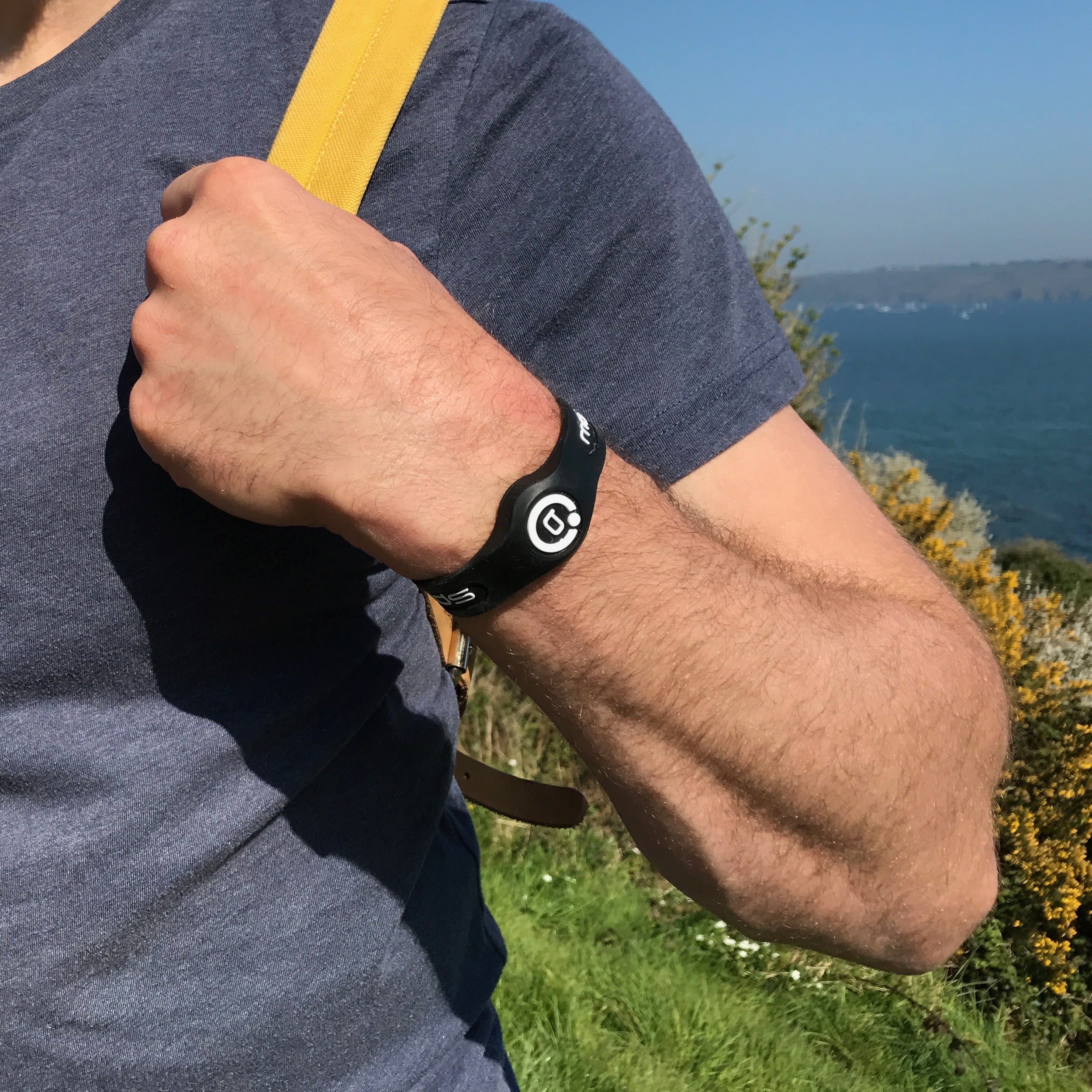 Sport Wristband Black/White Bioflow AU